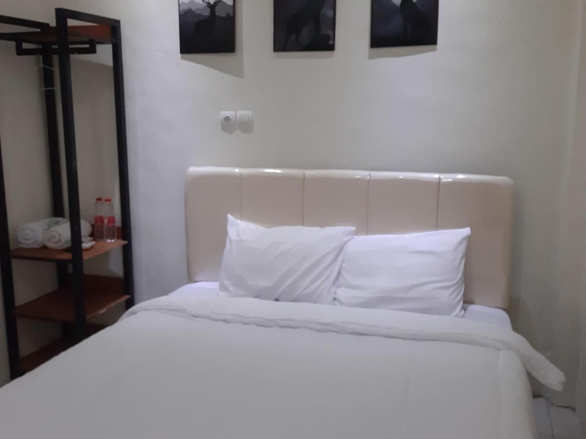 Spot On 92466 Adam Kost Syariahnearwisata Jembatan Barito Hotel Banjarmasin  Kültér fotó