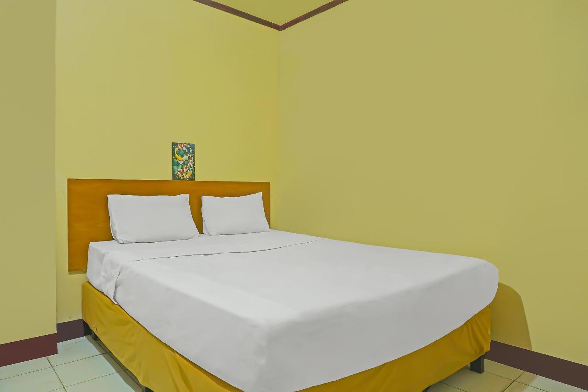 Spot On 92466 Adam Kost Syariahnearwisata Jembatan Barito Hotel Banjarmasin  Kültér fotó
