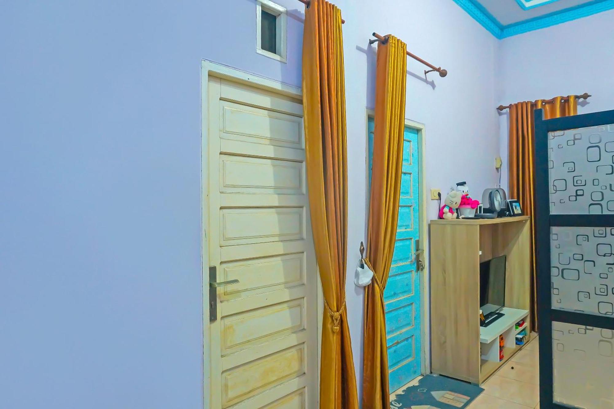 Spot On 92466 Adam Kost Syariahnearwisata Jembatan Barito Hotel Banjarmasin  Kültér fotó