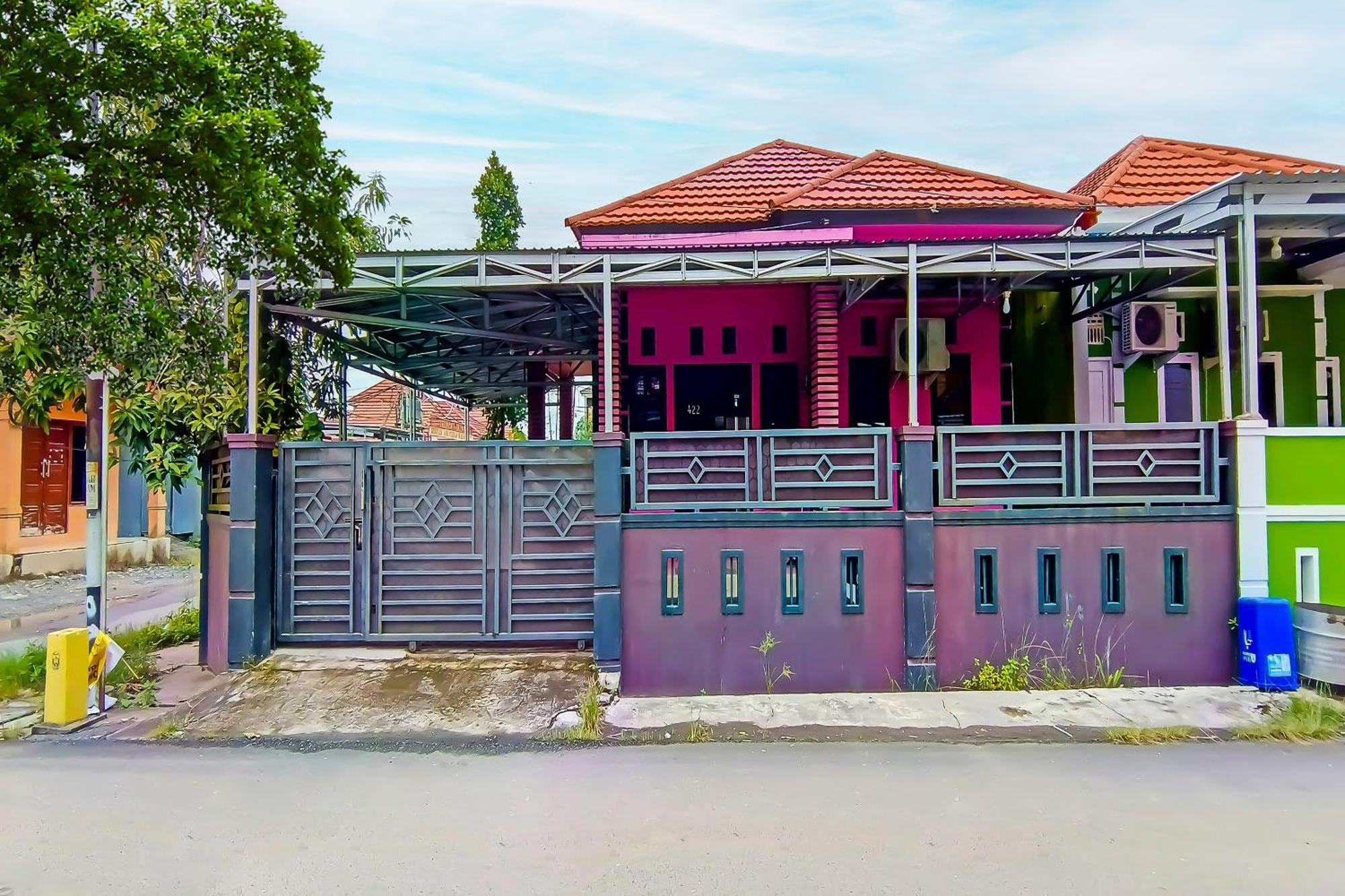 Spot On 92466 Adam Kost Syariahnearwisata Jembatan Barito Hotel Banjarmasin  Kültér fotó