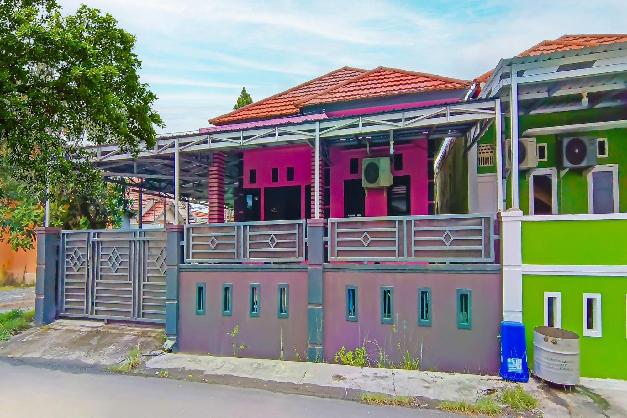 Spot On 92466 Adam Kost Syariahnearwisata Jembatan Barito Hotel Banjarmasin  Kültér fotó